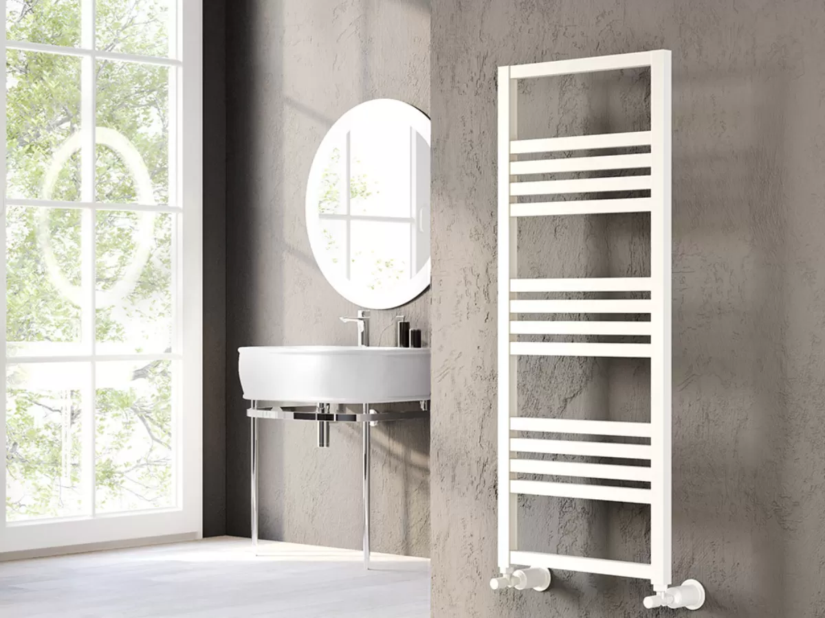 Uscător de prosoape decorativ LOJIMAX, colecția PERLA PLUS Lățime 400 mm. Înălțime 870 mm. alb mat