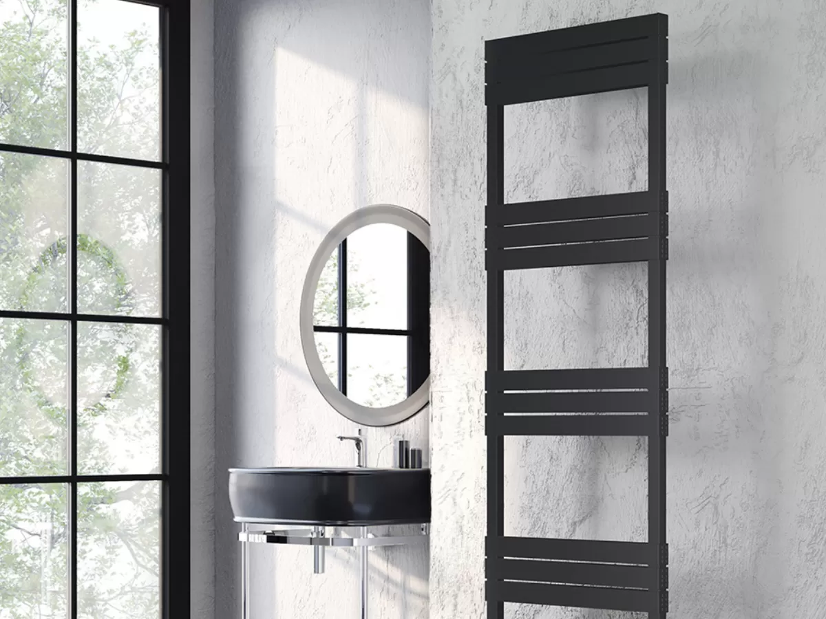 Uscător de prosoape decorativ LOJIMAX, colecția ELEGANT Lățime 600 mm. Înălțime 1700 mm. negru mat