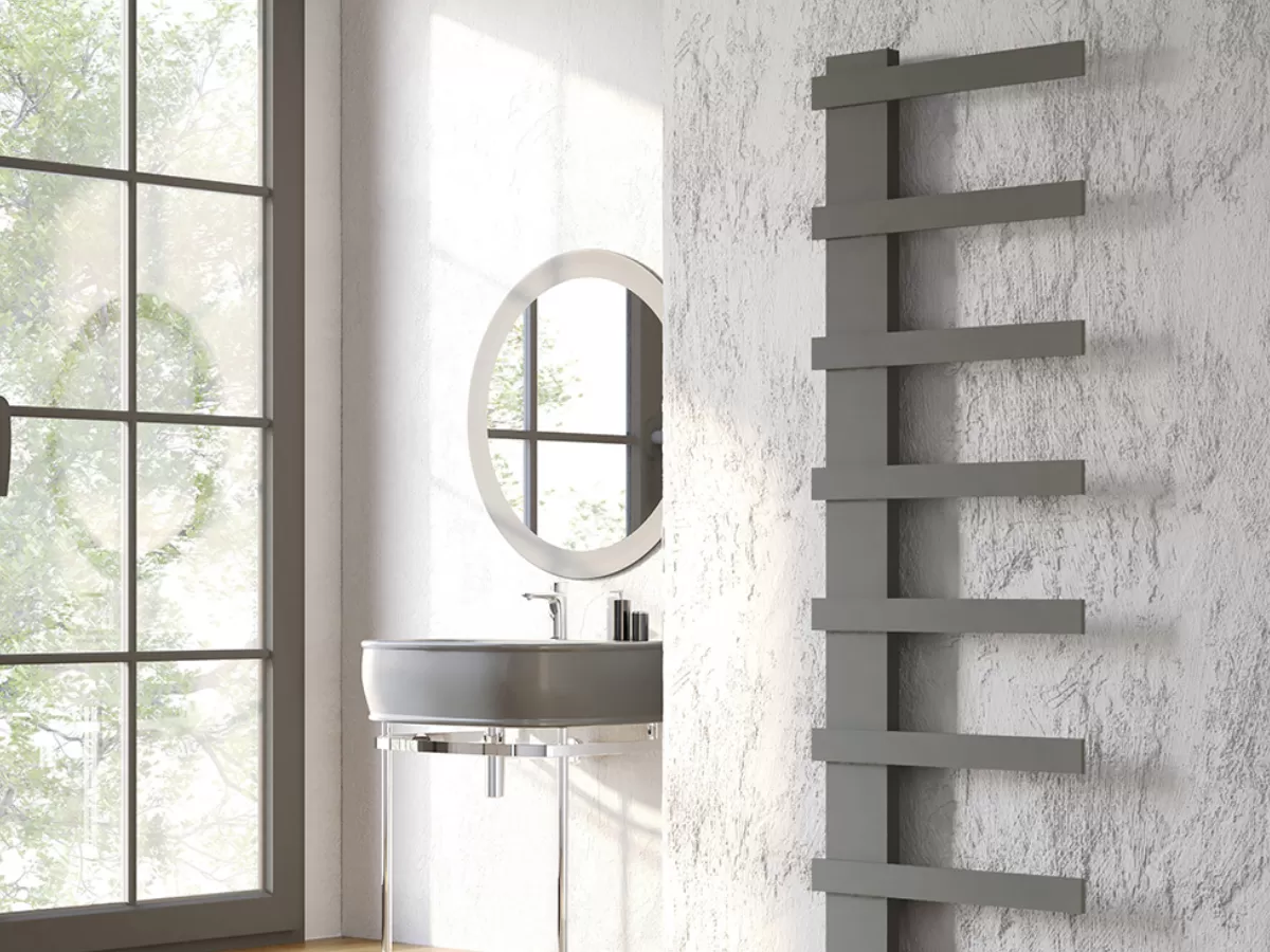 Uscător de prosoape decorativ LOJIMAX, colecția KAUNOS STYLE Lățime 340 mm. Înălțime 450 mm. negru mat