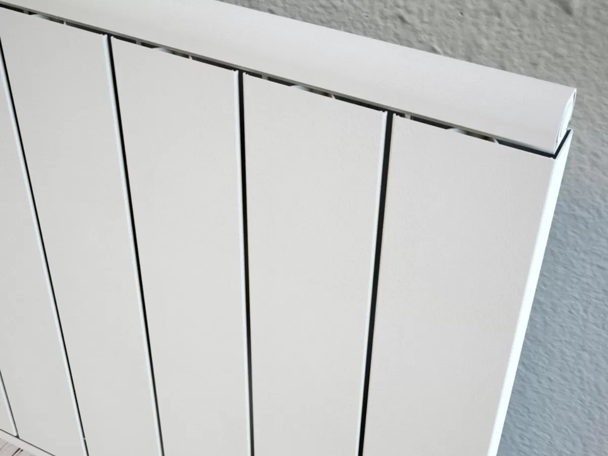 Calorifer decorativ LOJIMAX, colectia  FLAT LINE inaltimea 300 mm. latimea 294 mm. alb mat