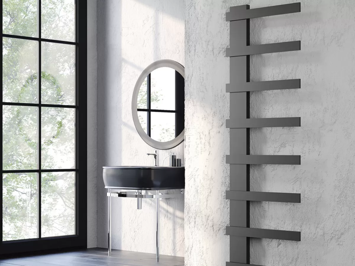 Uscător de prosoape decorativ LOJIMAX, colecția KAUNOS STYLE Lățime 340 mm. Înălțime 450 mm. negru mat