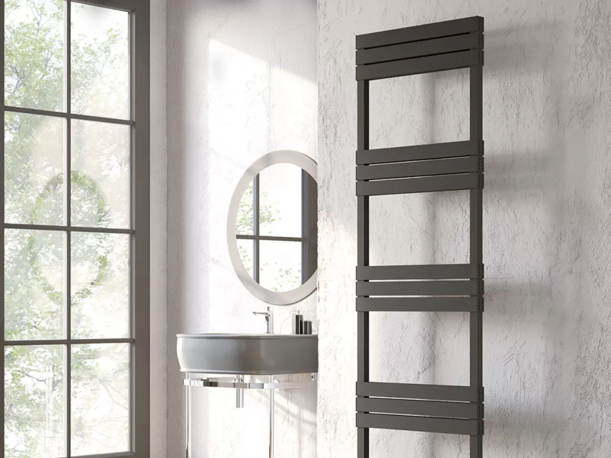 Uscător de prosoape decorativ LOJIMAX, colecția ELEGANT Lățime 600 mm. Înălțime 1700 mm. negru mat