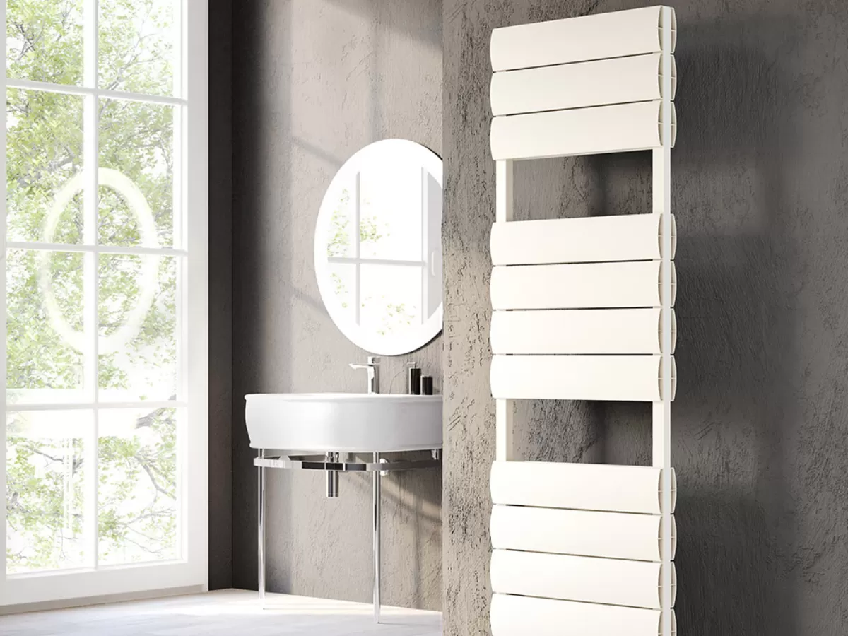 Uscător de prosoape decorativ LOJIMAX, colecția EMERALD  DOUBLE  PLUS Lățime 300 mm. Înălțime 685 mm. alb mat