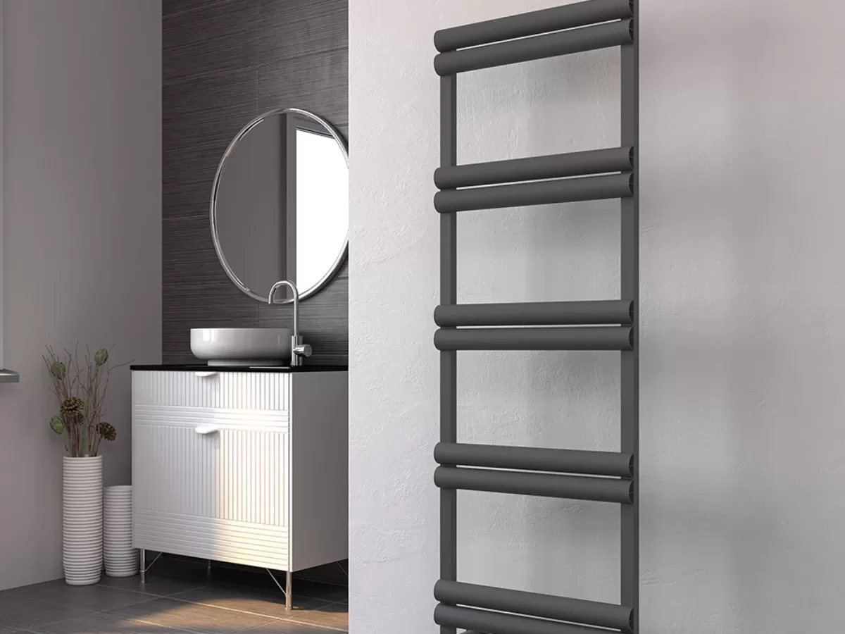 Uscător de prosoape decorativ LOJIMAX, colecția RUBY LINE Lățime 500 mm. Înălțime 1750 mm. negru mat
