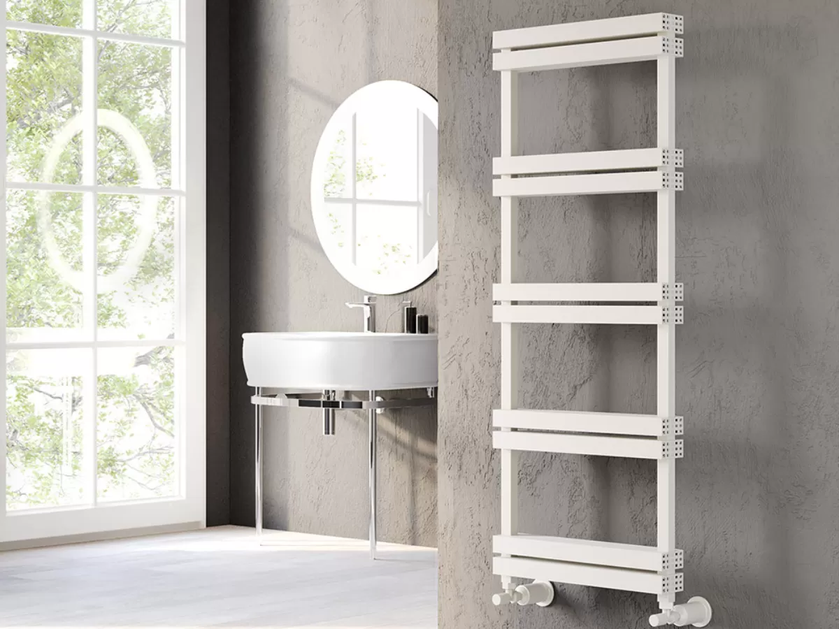 Uscător de prosoape decorativ LOJIMAX, colecția QUARTZ LINE Lățime 300 mm. Înălțime 700 mm. alb mat