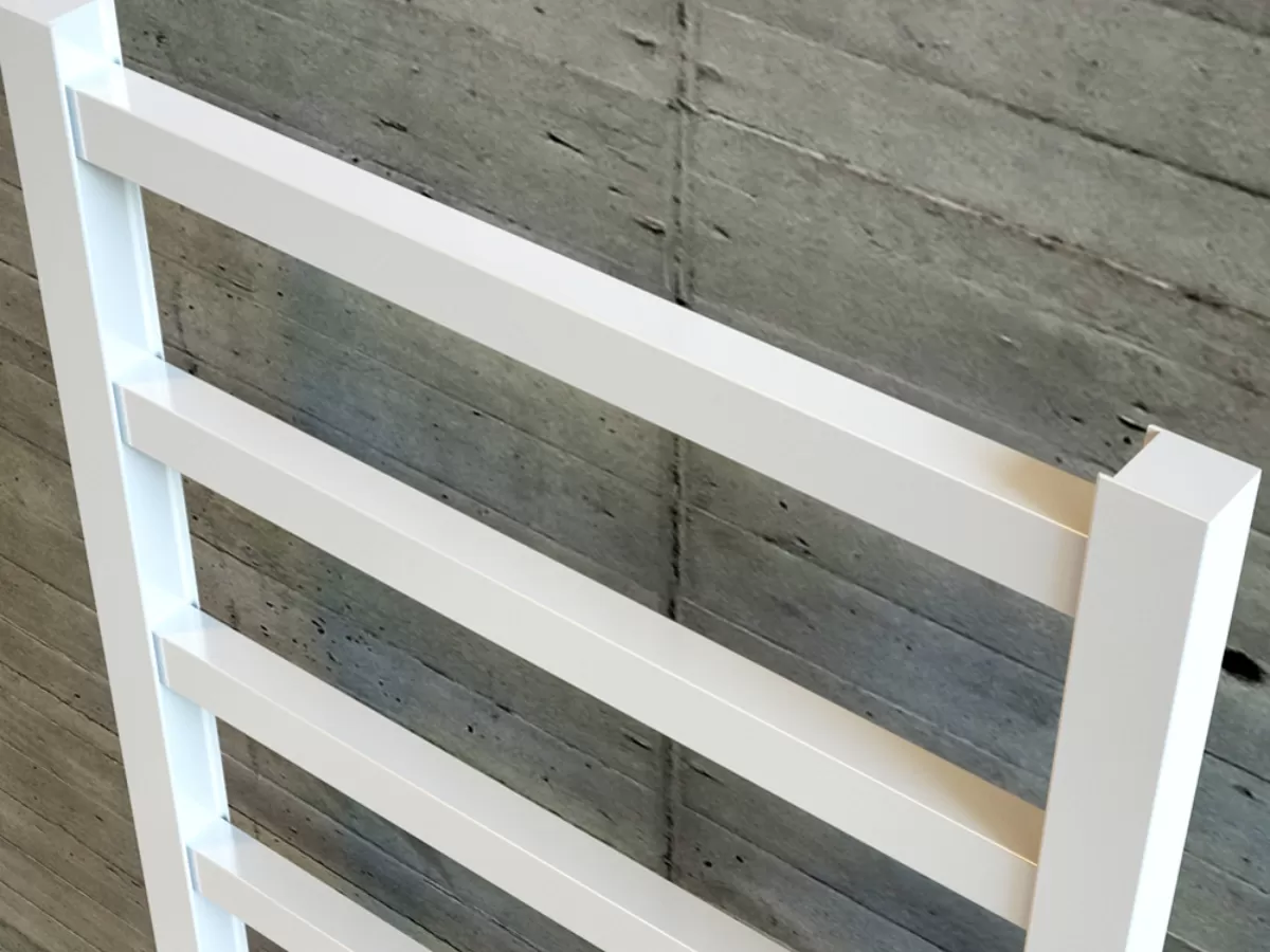 Uscător de prosoape decorativ LOJIMAX, colecția PERLA LINE Lățime 400 mm. Înălțime 720 mm. alb mat