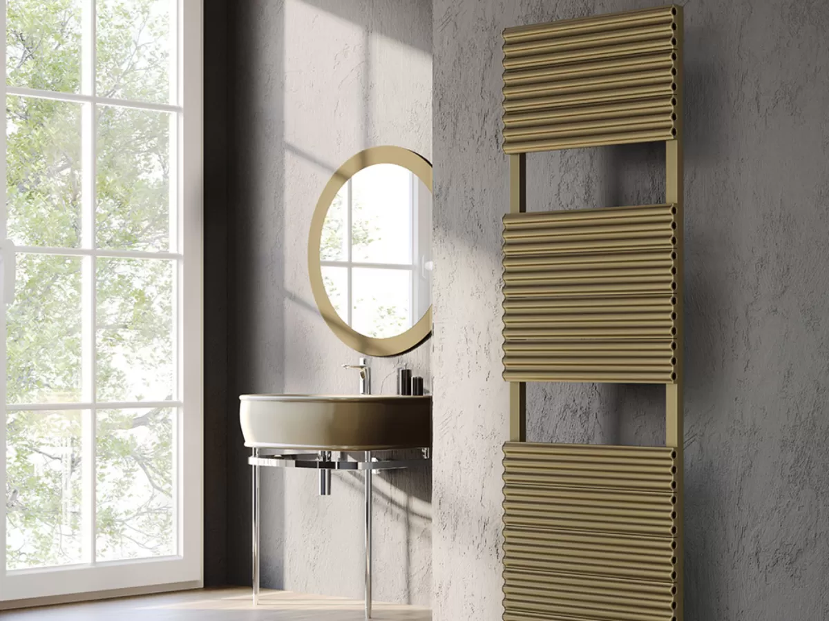 Uscător de prosoape decorativ LOJIMAX, colecția SIRIUS PLUS Lățime 600 mm. Înălțime 1700 mm. alb mat