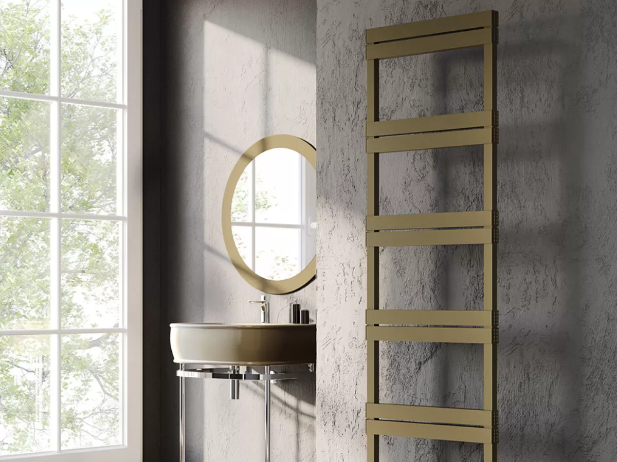 Uscător de prosoape decorativ LOJIMAX, colecția ELEGANT LINE Lățime 600 mm. Înălțime 1700 mm. alb mat