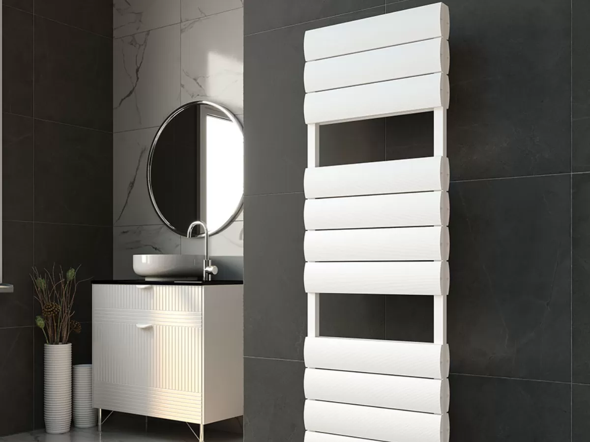 Uscător de prosoape decorativ LOJIMAX, colecția EMERALD  DOUBLE  PLUS Lățime 300 mm. Înălțime 685 mm. alb mat