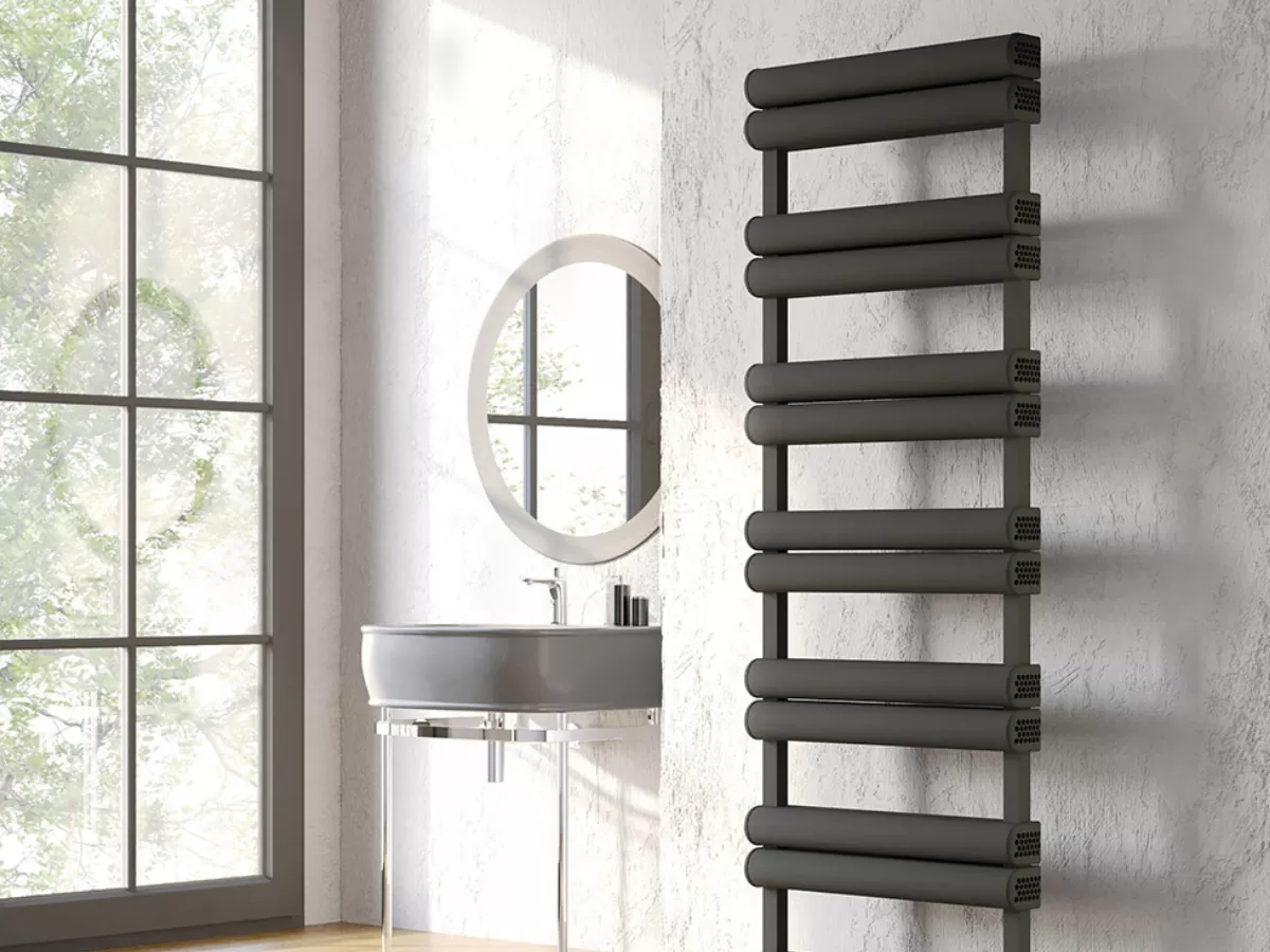 Uscător de prosoape decorativ LOJIMAX, colecția COPPA LINE Lățime 600 mm. Înălțime 1040 mm. negru mat
